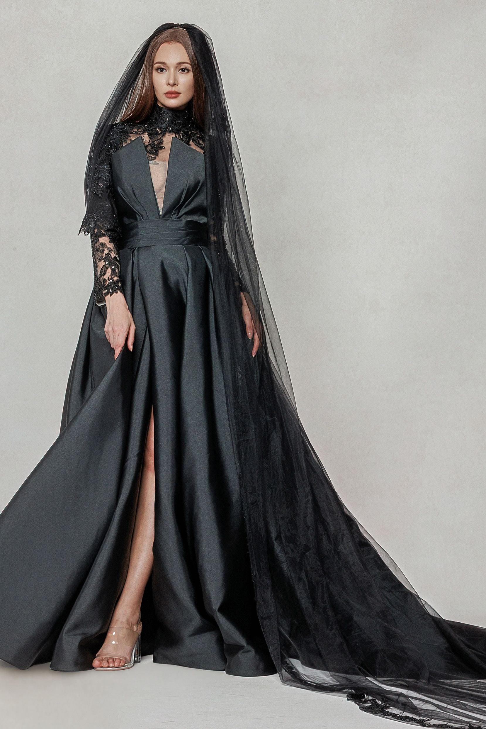 One-tier Lace Edge Tulle Chapel Veils with Appliques CV0405 - 45 Days / Black - COCOMELODY